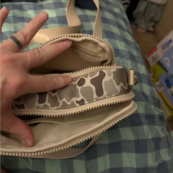 Gold Blush bestie  Crossbody Bag - Picture 5 of 5